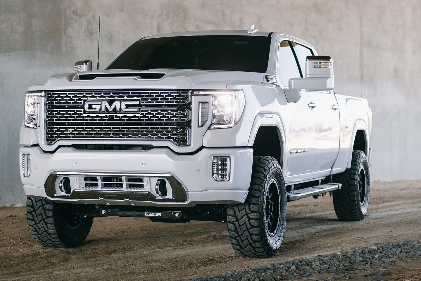 4-Inch Performance Lift Kit with Fox Psrr 2.0 Shocks for 2020-2024 Silverado/Sierra 2500/3500 2WD/4WD Cognito