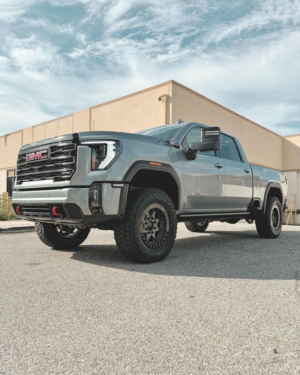 3-Inch Premier Leveling Kit with Fox Psrr 2.0 Shocks for 2011-2019 Silverado/Sierra 2500/3500 2WD/4WD Cognito