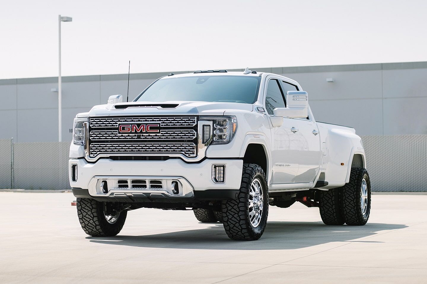 3-Inch Elite Leveling Kit with Fox 2.5 Elite Performance Series Shocks for 2020-2024 Silverado/Sierra 2500/3500 2WD/4WD Cognito