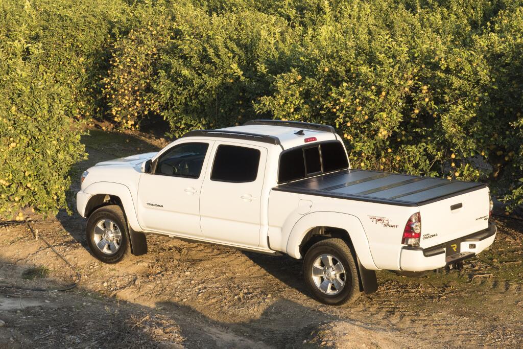 BAKFlip G2 Hard Folding Truck Bed Cover 2022-2026 Nissan Frontier with or without Utili-Track System BAK