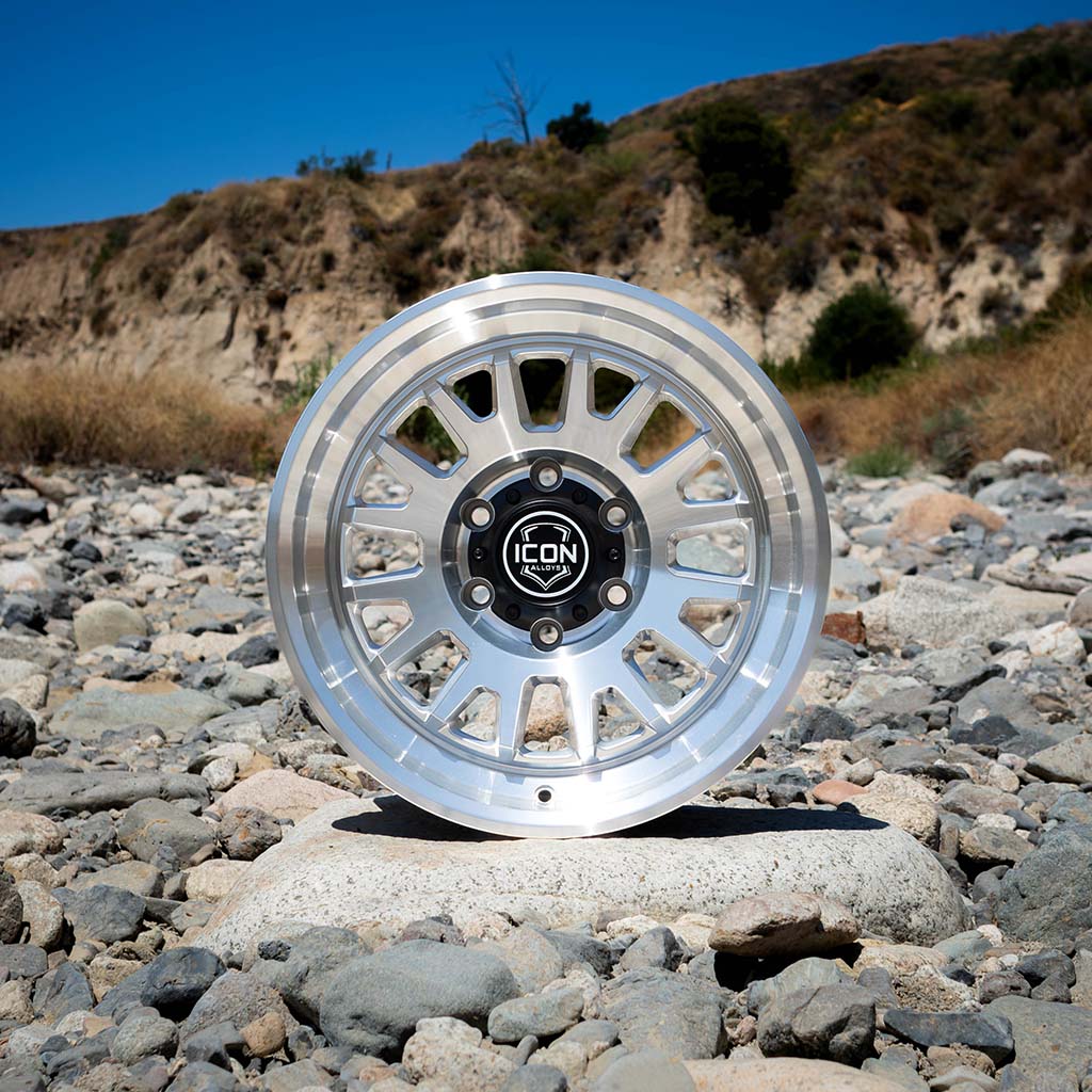 Anza 17 X 8.5 Gun Metal, ICON Alloys