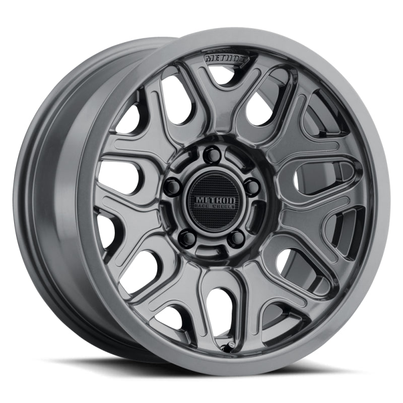 Method MR322 / 18x9 / 8x6.5 BP / 18ET / 5.68in BS / 130.81mm CB - Gloss Titanium Wheel
