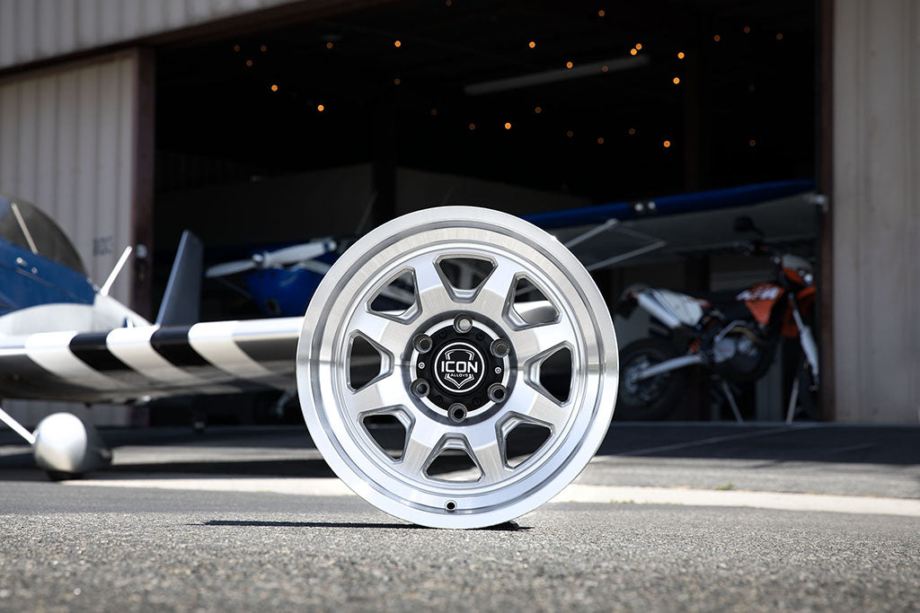 Nuevo 17 X 8.5 5 X 4.5 0MM Offset 4.75 Inch Back Space Sliver Machined, ICON Alloys