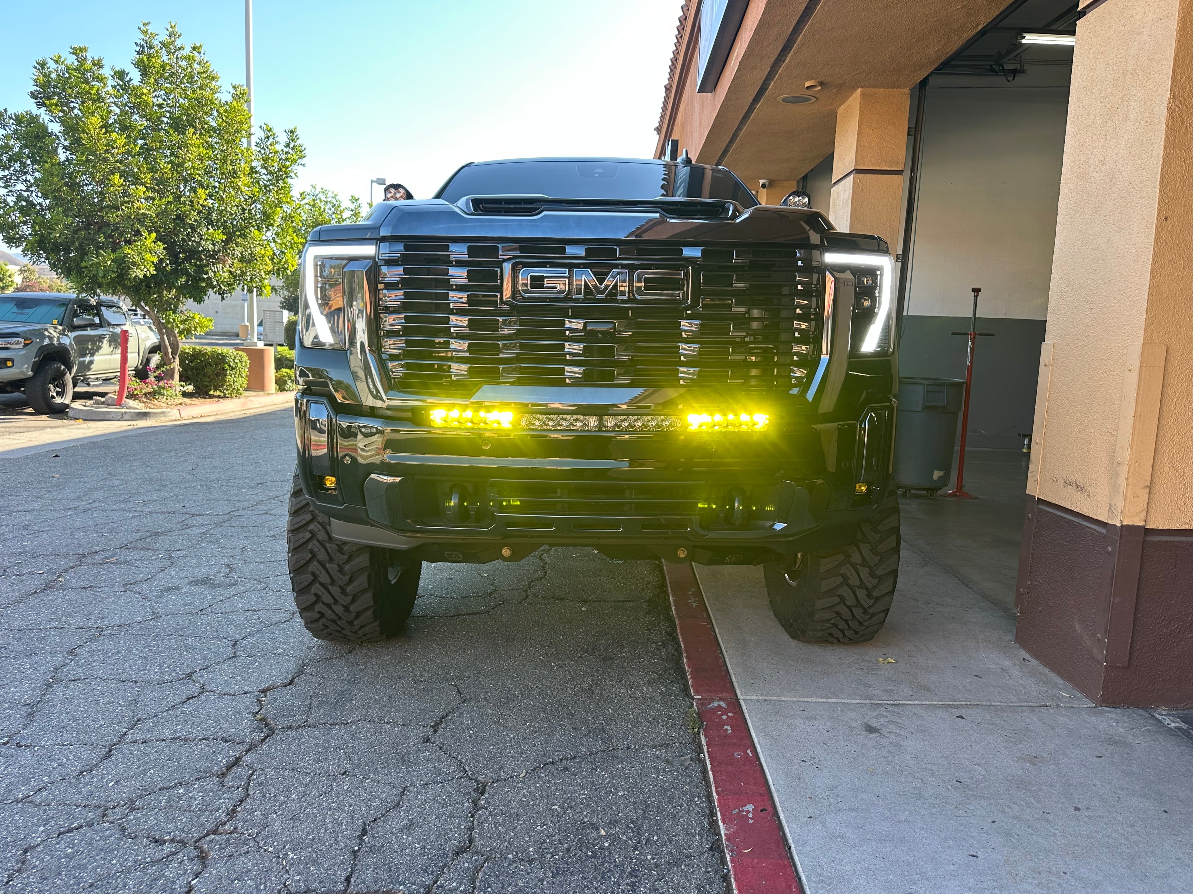 24-26 GMC Sierra 2500/3500 Behind the Grille Light Bar Mount Kit for Baja Designs 40 inch Light Bar