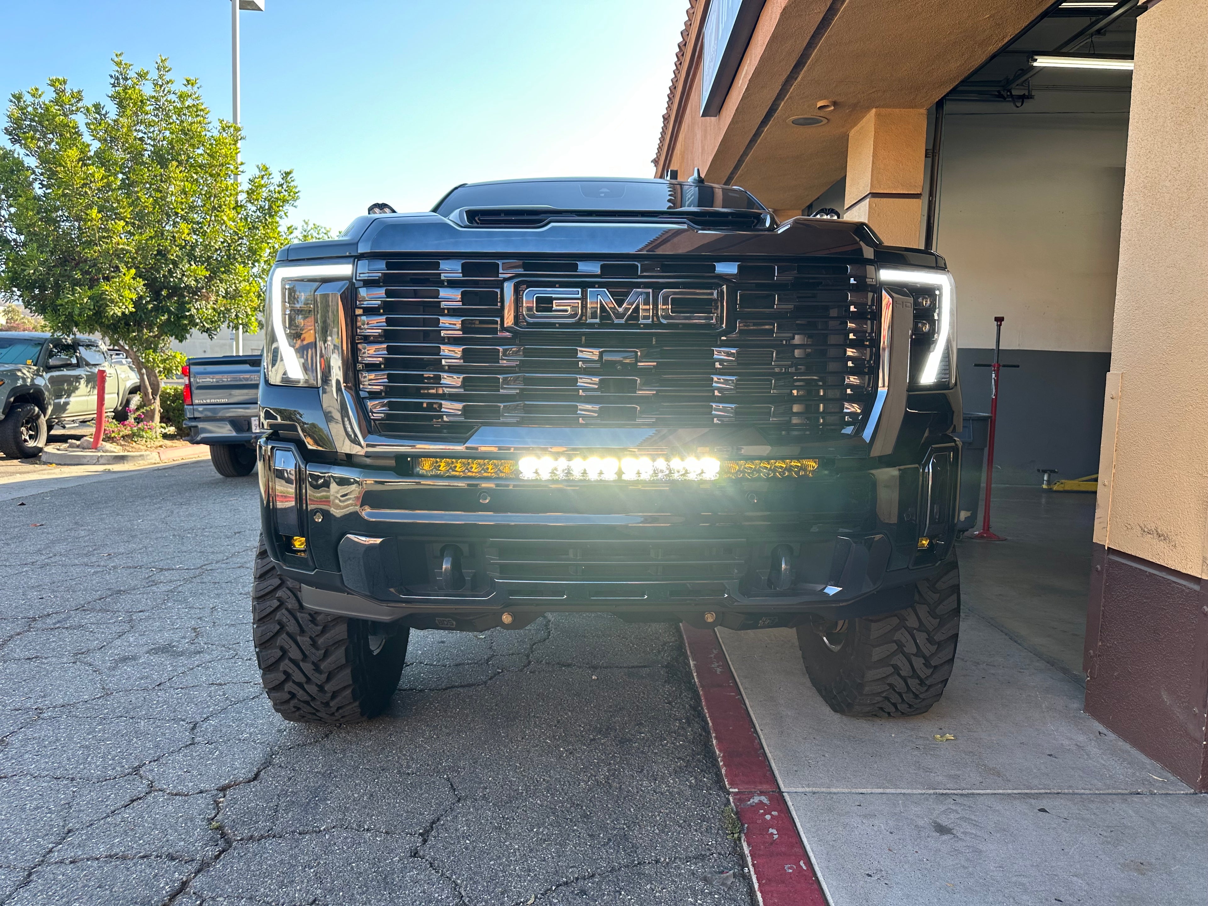 24-26 GMC Sierra 2500/3500 Behind the Grille Light Bar Mount Kit for Baja Designs 40 inch Light Bar