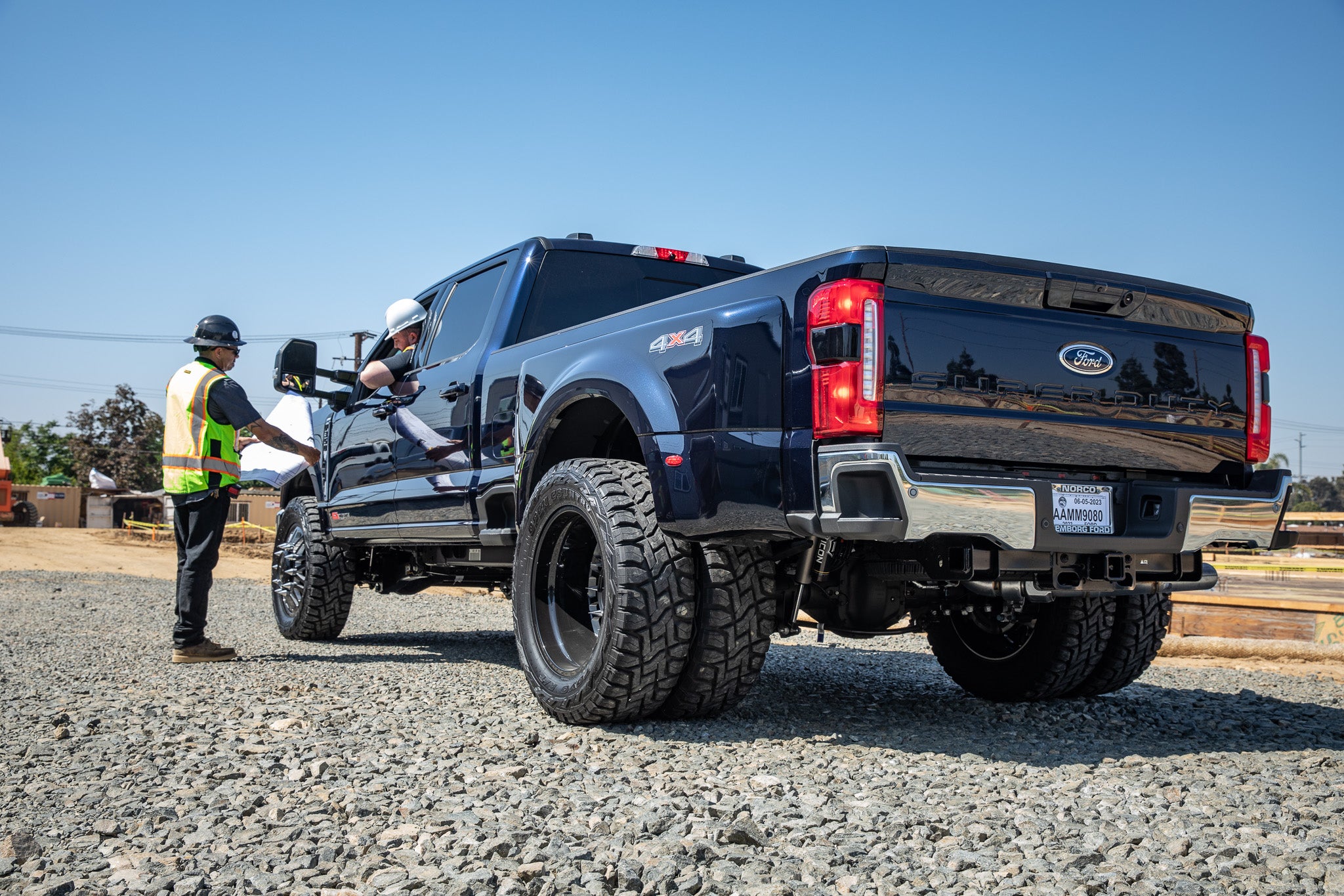 2023 Ford F-250/F-350 Super Duty 4WD Gas 2.5 Inch Lift Suspension System Icon Vehicle Dynamics