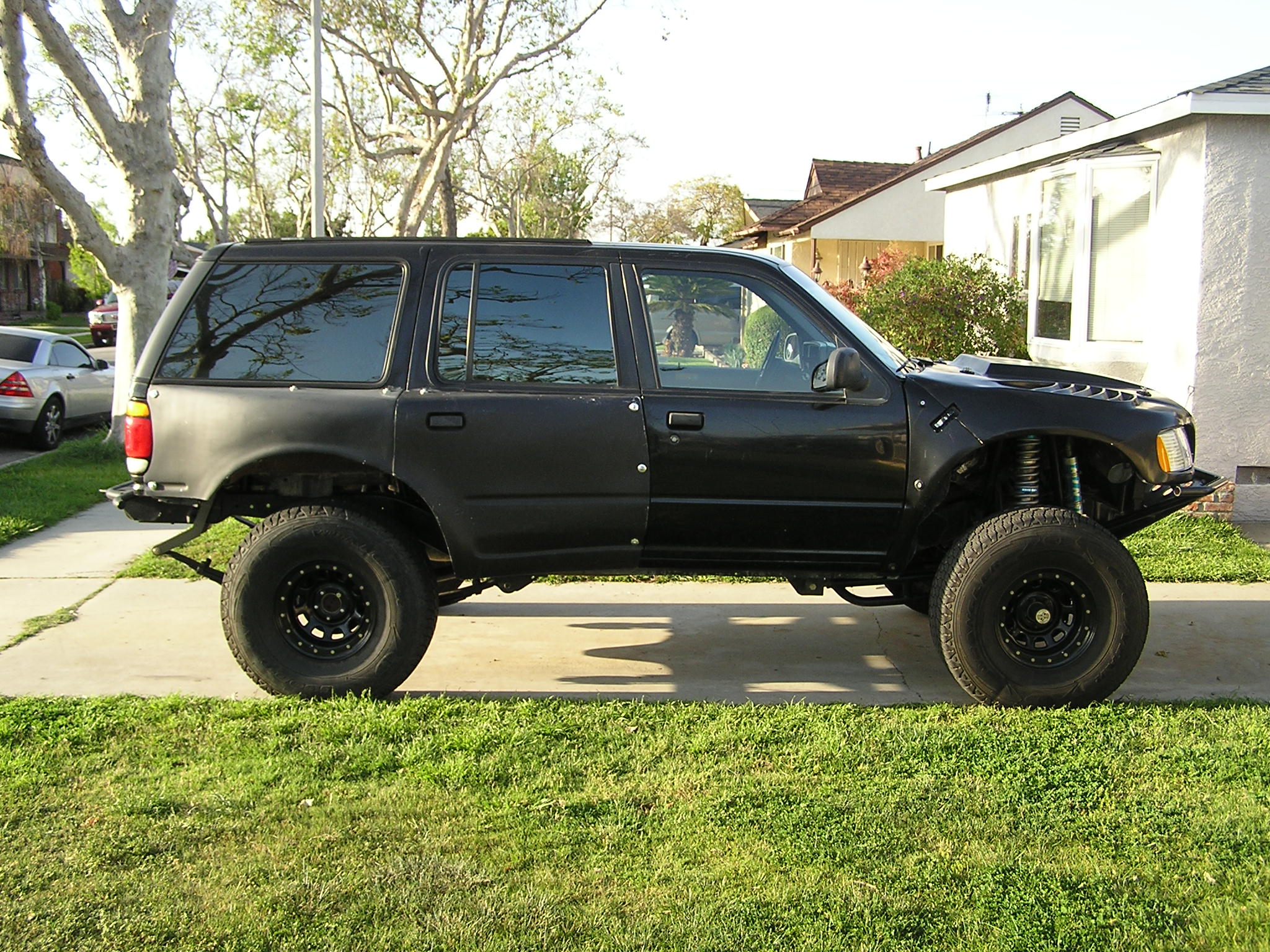 Classic 2 Current Fabrication Outer Rocker Panels For 1991-2001 Ford Explorer 4-Door – Both Sides
