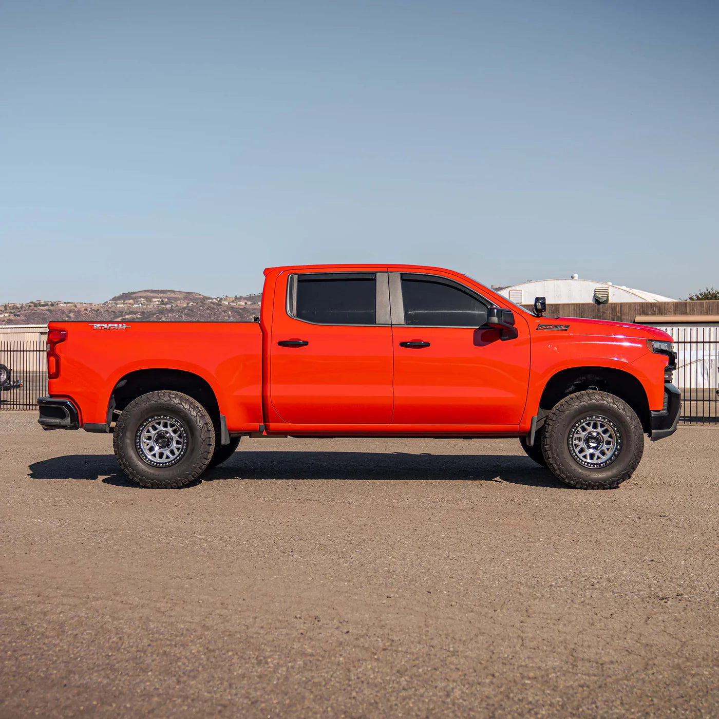 19-26 GM 1500 Dirt King Stage 3 Mid Travel Kit with Fox 2.5 Elite DSC Shocks