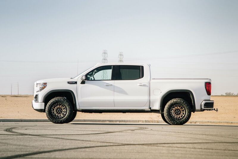 Cognito 19-24 Chevy Silv/Sierra 1500 2/4WD 3in Perf Ball Joint Lvl Lift Kit w/Fox PS Coilovr 2.0 IFP-LTW Motorsports